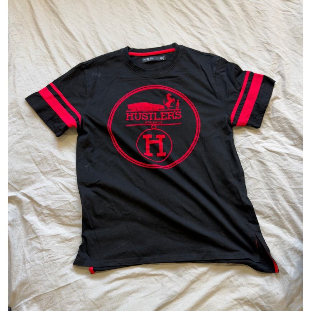 Hudson Womens Black with Red Stripes Hustler’s Worldwide T-Shirt Size XL